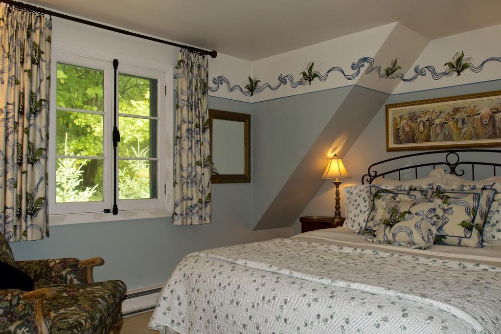 Le Petit Clocher Gite Touristique B & B Saint-Sauveur Bilik gambar